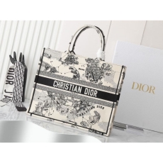 Christian Dior Shopping Bags